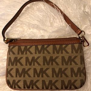 Michael kors wristlet